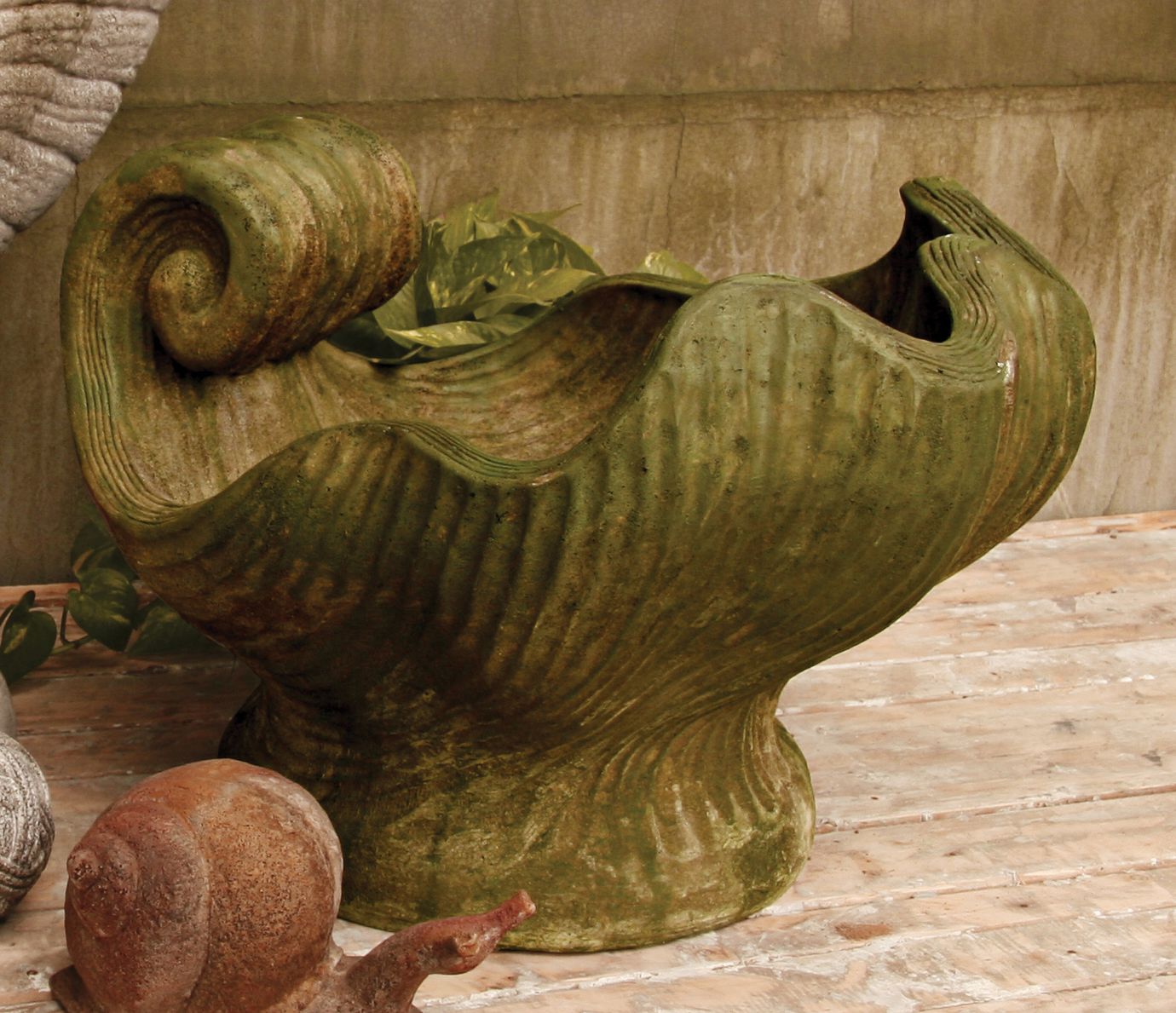 Orlandi Concetto 15" High Verde Outdoor Shell Bird Bath