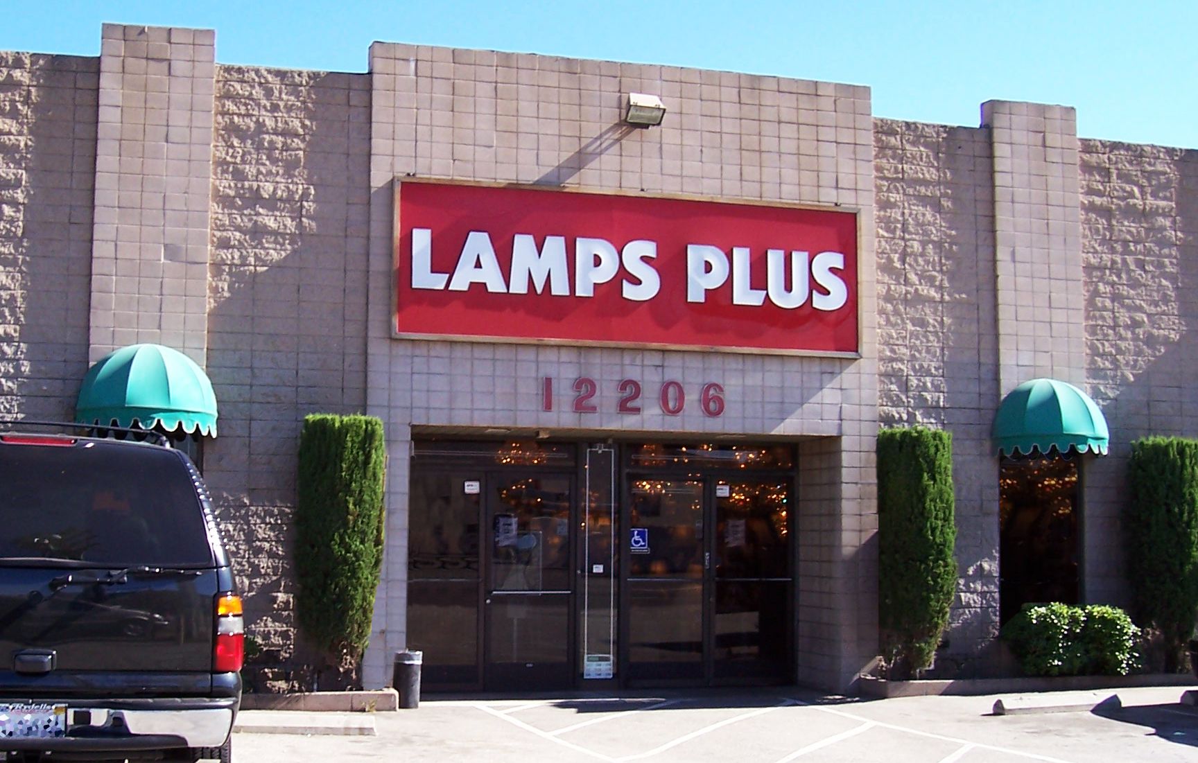 Lamps Plus North Hollywood, Discount Lighting, Lamps Plus Outlet Store