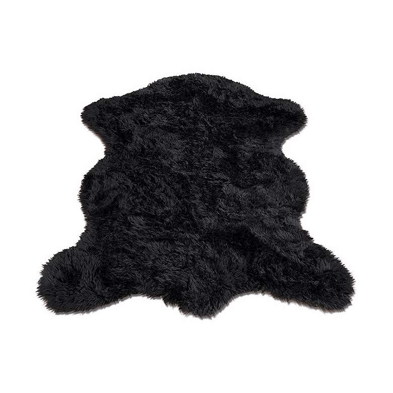 Black Bear 011 4&#39;7&quot;x6&#39;7&quot; Faux Fur Area Rug